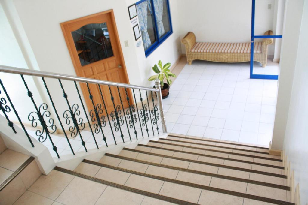 Dumaguete Springs Apartment Dumaguete City Экстерьер фото