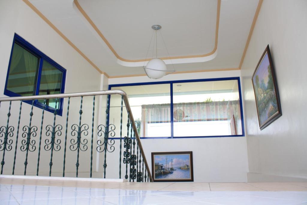 Dumaguete Springs Apartment Dumaguete City Экстерьер фото