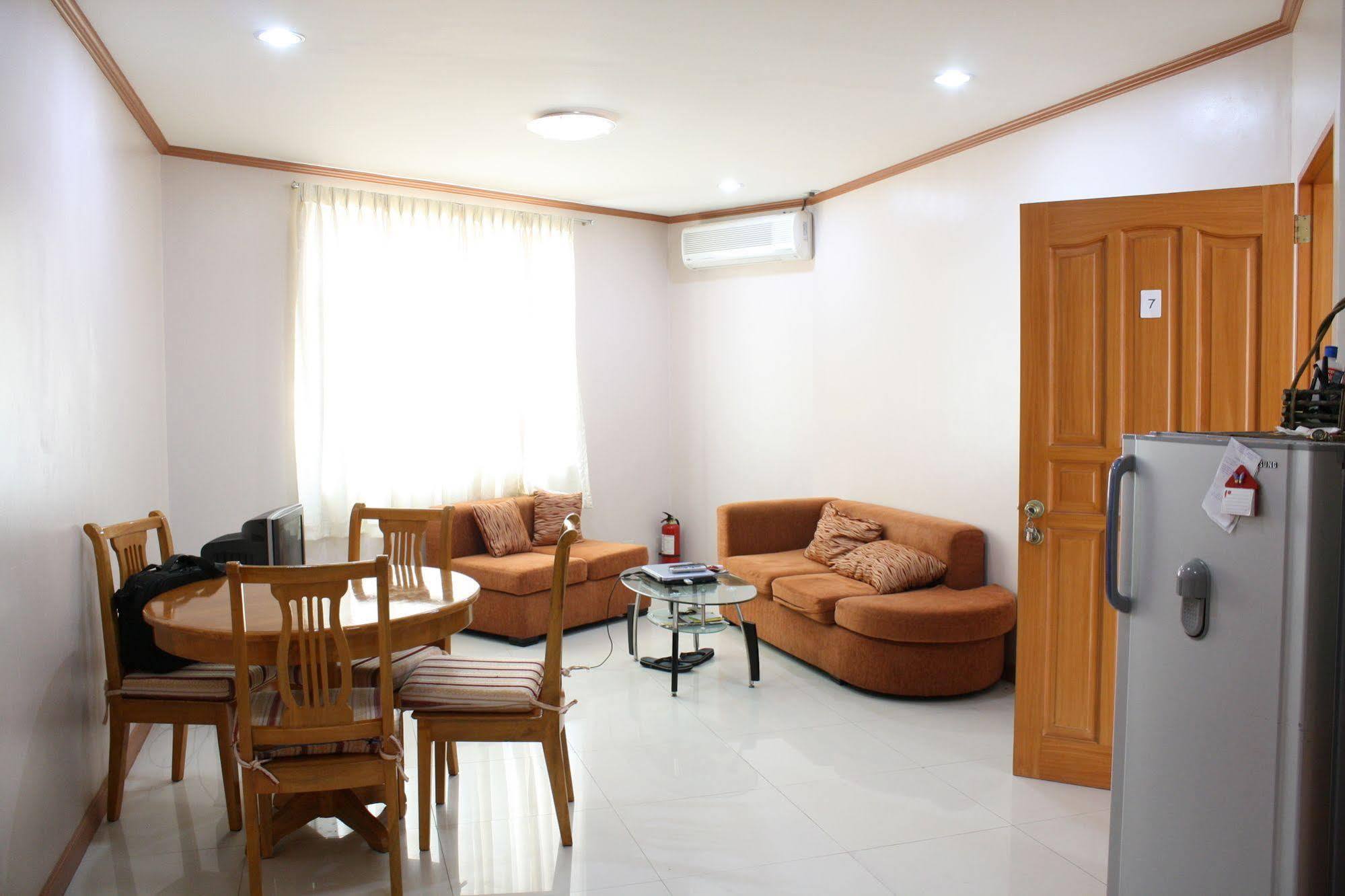 Dumaguete Springs Apartment Dumaguete City Экстерьер фото