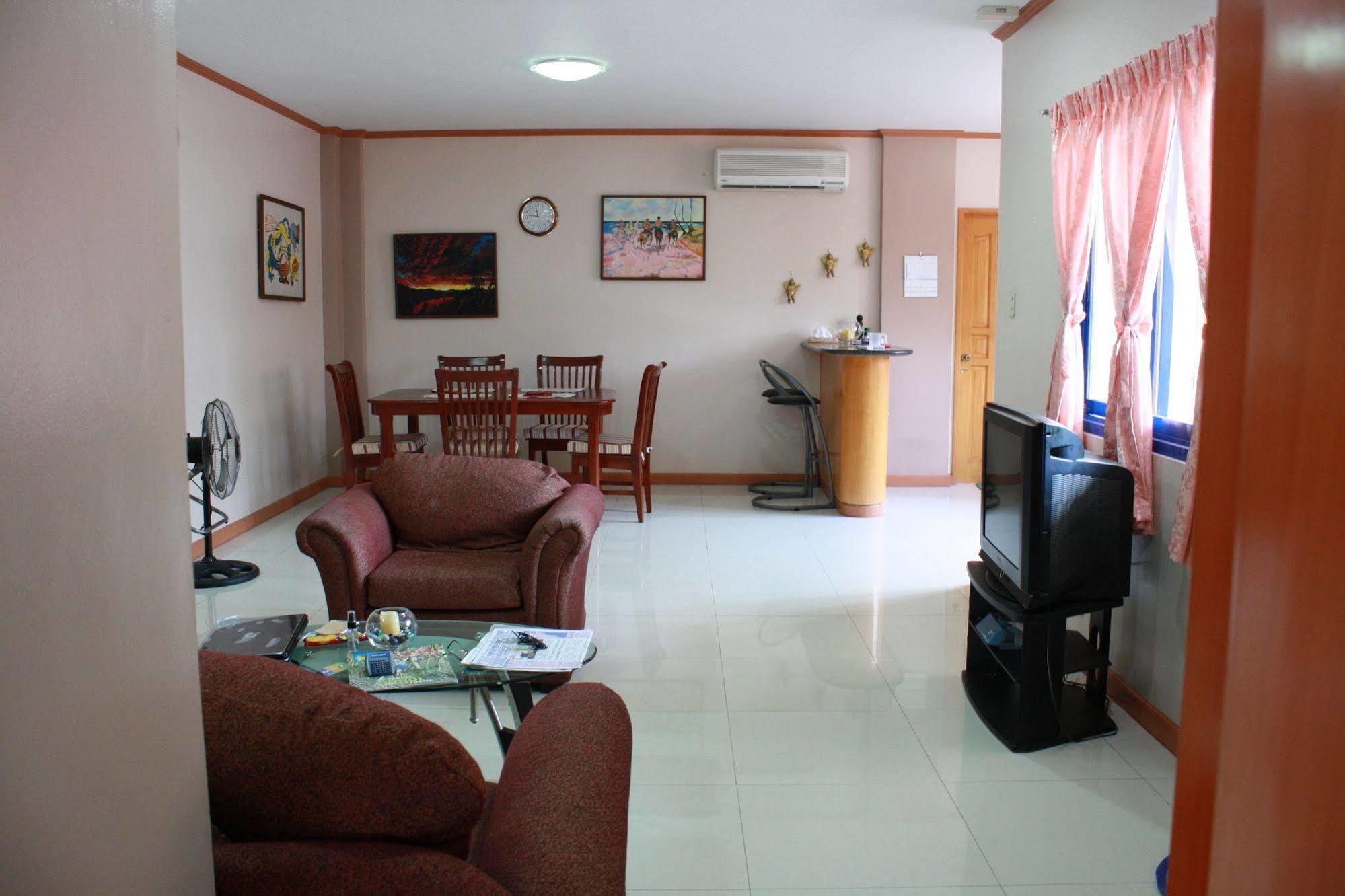Dumaguete Springs Apartment Dumaguete City Экстерьер фото