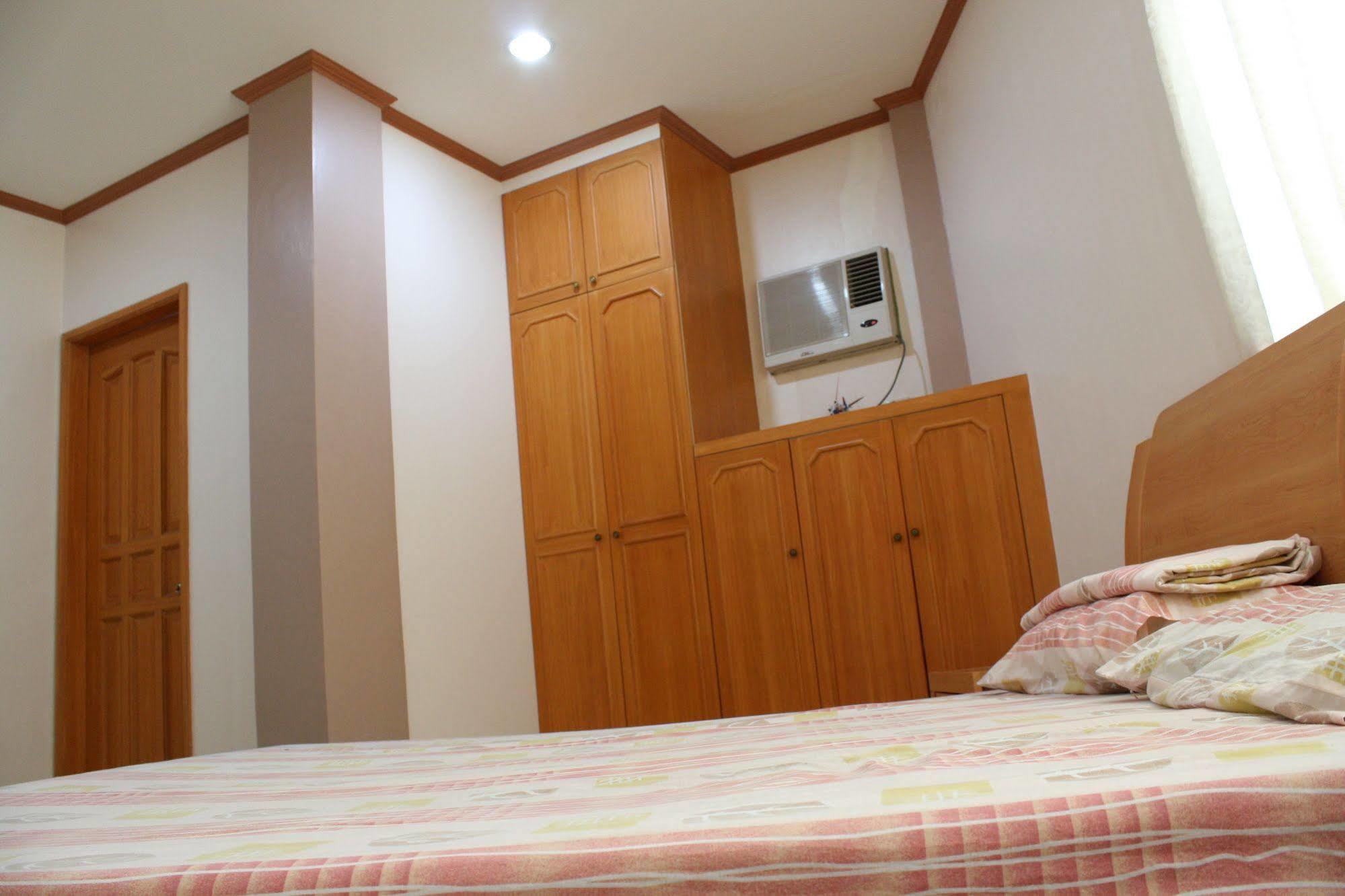 Dumaguete Springs Apartment Dumaguete City Экстерьер фото